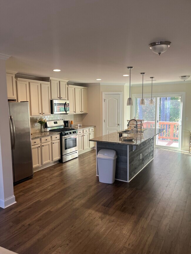 Photo - 305 Page Square Dr
