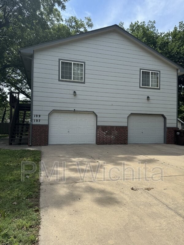 Photo - 107 S Gordon St