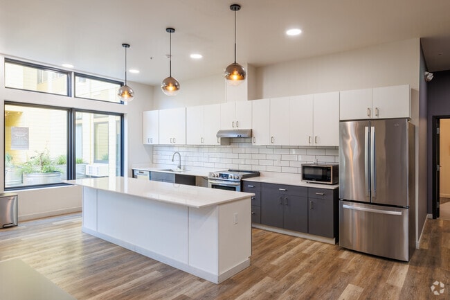 Bode 125 - Clubhouse