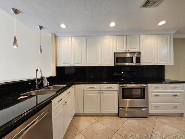 Photo - 7526 Pinewalk Dr S