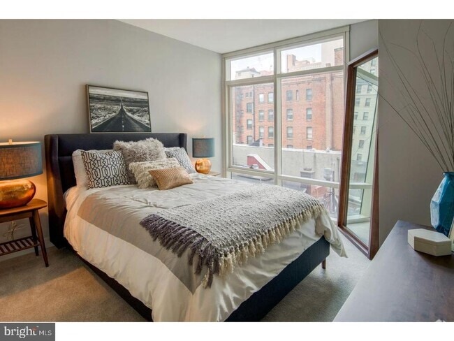 Building Photo - 1213 Walnut St Unit 1B-1511 Rental