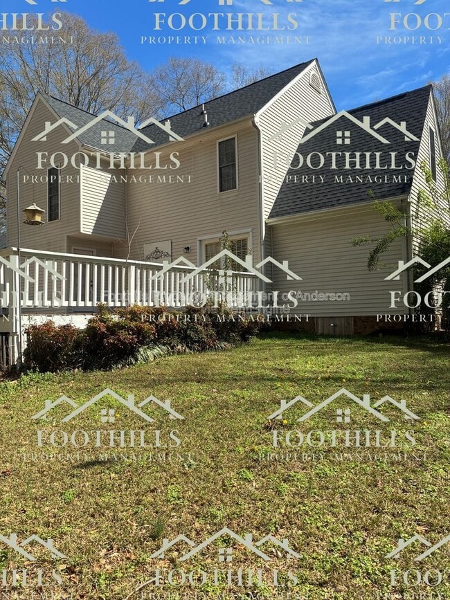 Photo - 115 Crosscreek Dr