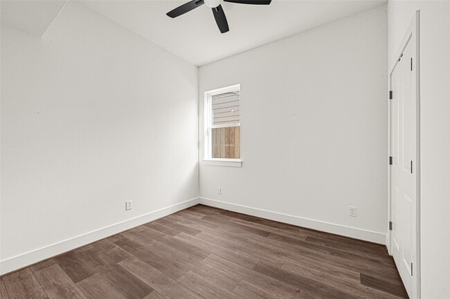 Photo - 422 Clinton Park St Unidad 1-4
