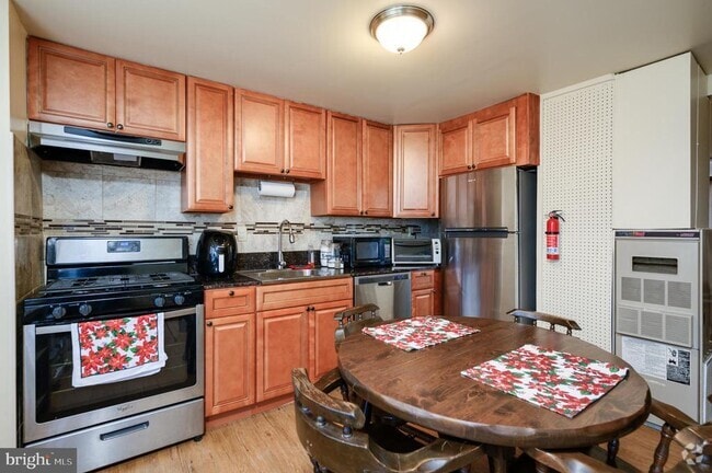 Building Photo - 130 Roberta Jean Ave Rental