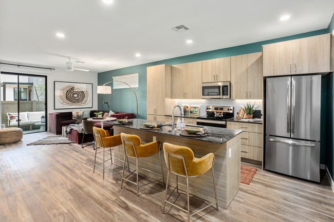 Photo - Elux at McQueen