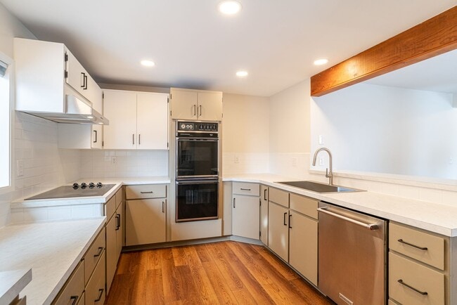 Photo - Huge Kitchen, 1000 sq ft Shop/Garage, Remo...