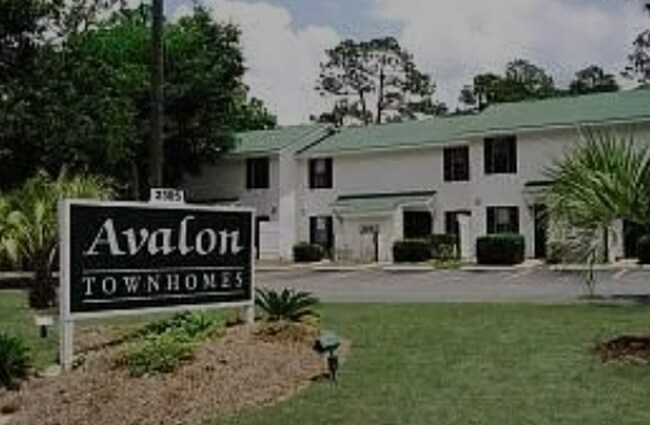 2 Bedroom/1.5 bath Townhome - 2 Bedroom/1.5 bath Townhome