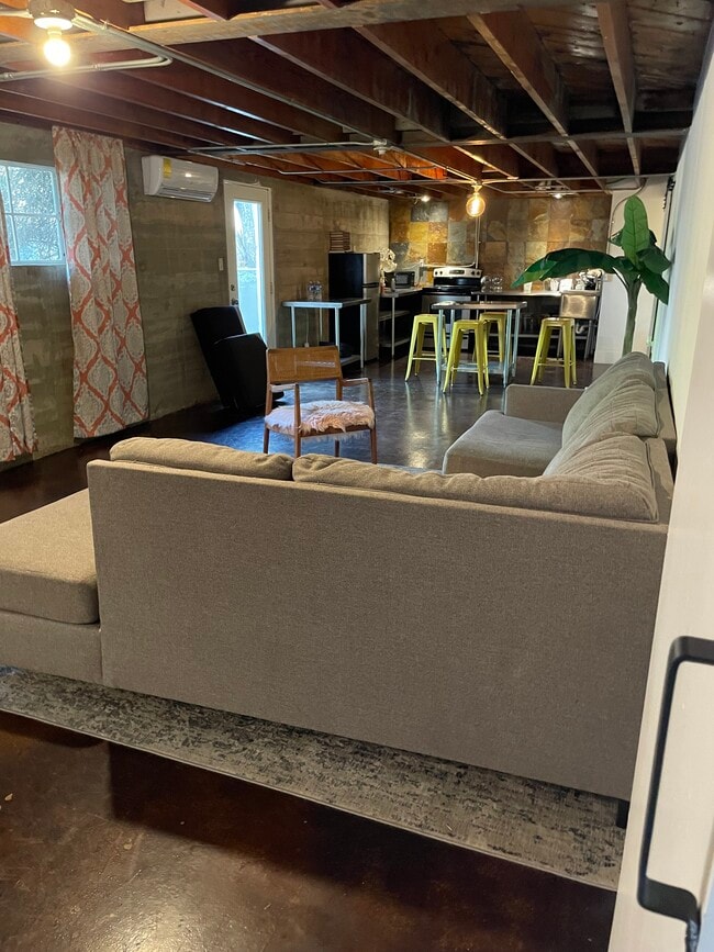 Photo - 1926 Arizona Ave Unit 2 bedroom apartment