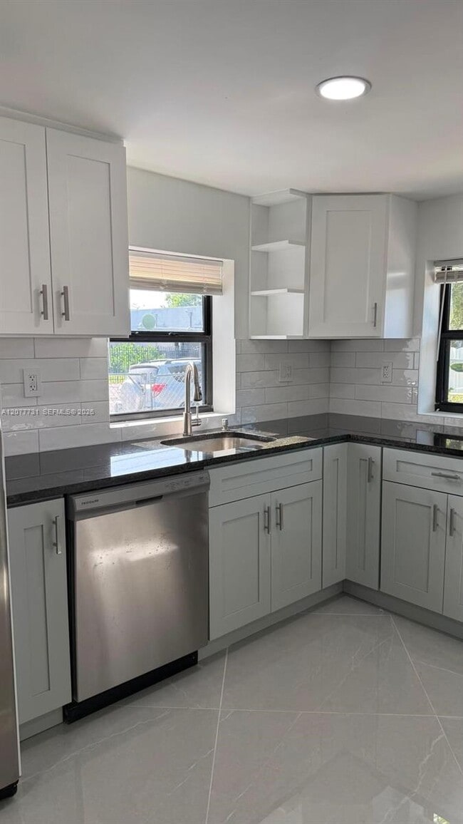 Photo - 305 NE 58th Terrace