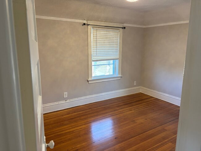 Photo - 162 Elm St Unit 3