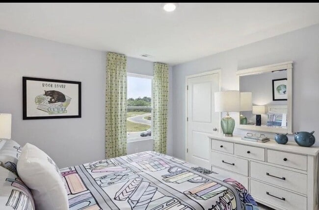 Photo - 1568 Robin Rd