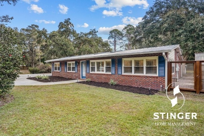 Photo - 150 Brickyard Point Rd S