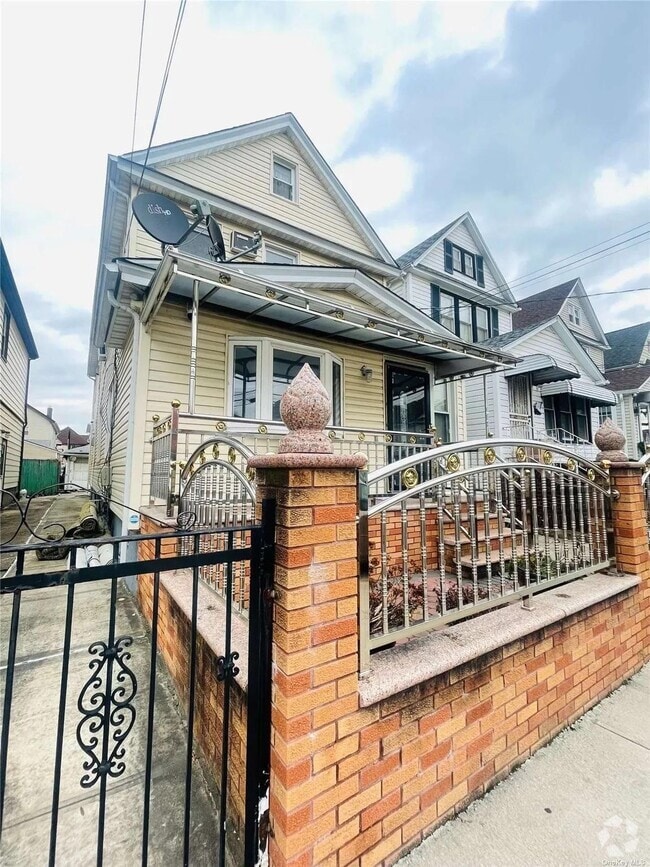 Building Photo - 101-17 131st St Rental