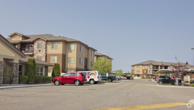 Aspen Creek Apartments - Aspen Creek Apartments