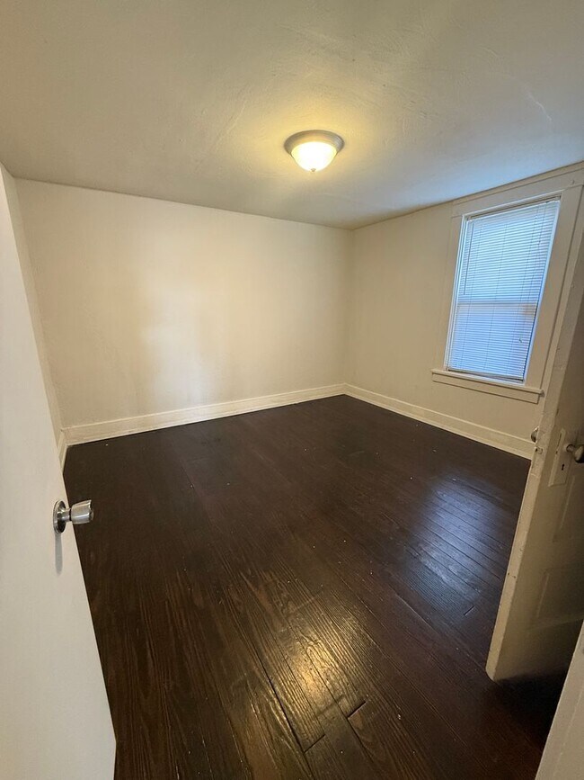 Photo - 529 Walnut St Unit Apartment B