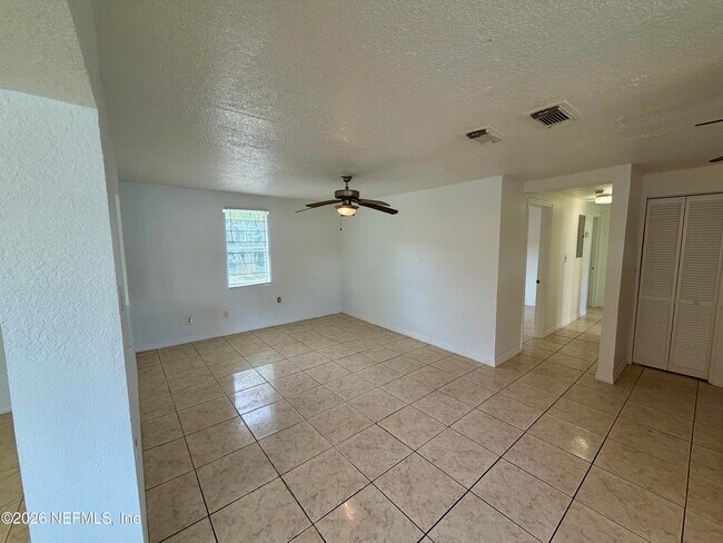 Photo - 5903 Droad St