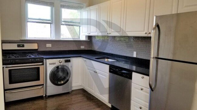 Photo - 2 bedroom in CHICAGO IL 60613 Unidad 3815-1W
