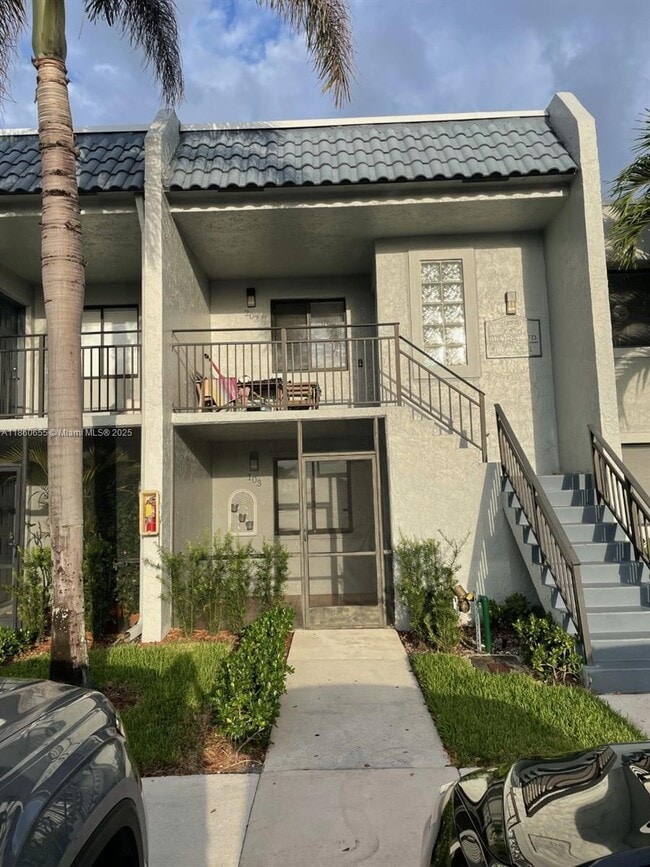 Building Photo - 16521 Blatt Blvd Unit 103 Rental