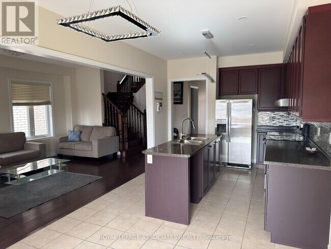 Photo - 75 Meltwater Cres