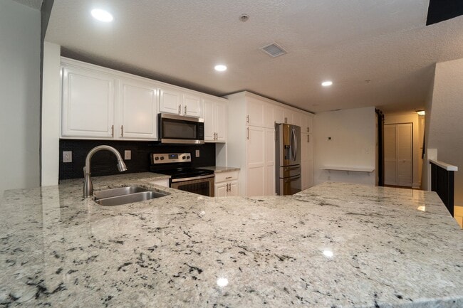 Photo - Las Palmas 1/1 Condo