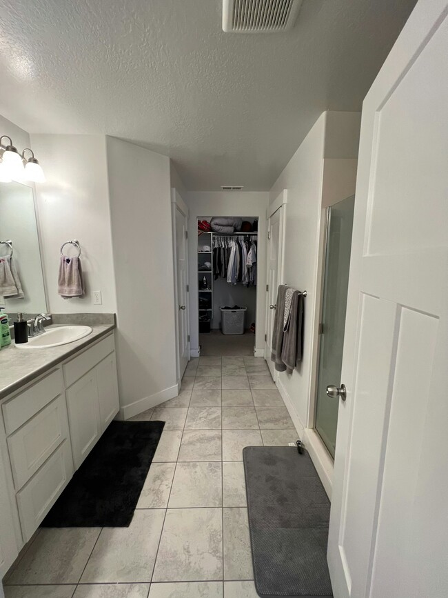 Photo - 192 W Silver Springs Dr