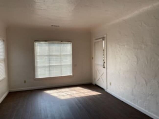 Photo - Adorable 2 Bedrooms and 1 bathroom home with large backyard