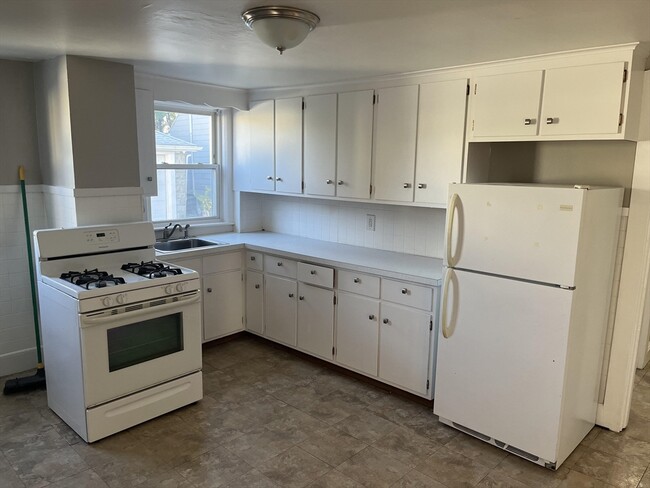 Photo - 16-18-18 Bolton St Apartment Unit 18