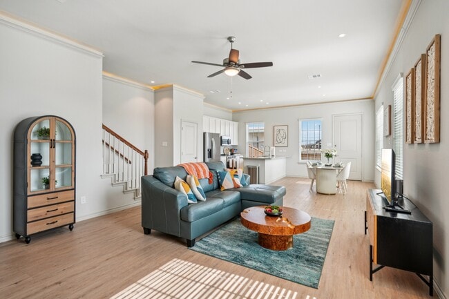 Living room - The Reserve at Red Oak