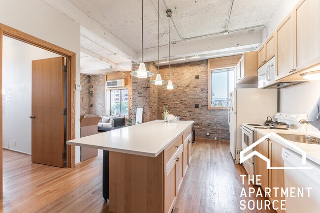 Photo - 345 N Canal St Unit 304