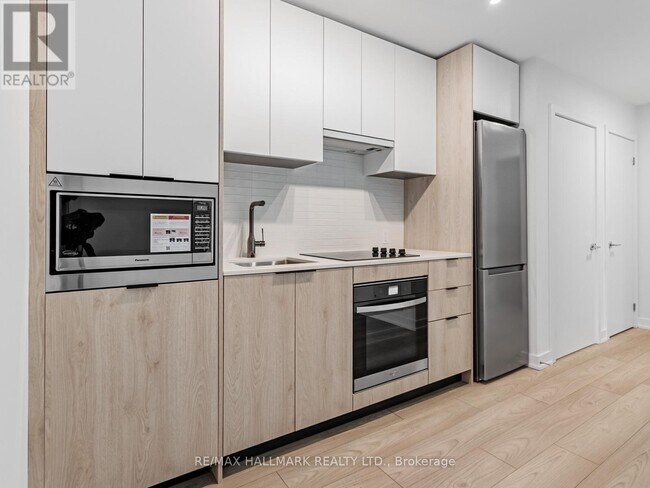 Photo - 1007 The Queensway Unité 723