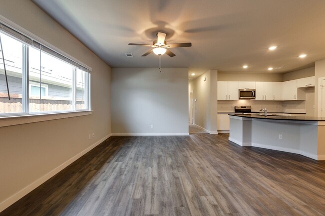 Photo - OFFERING 50% OFF THE 1ST FULL MONTHS RENT WHEN YOU SIGN A 12 MONTH LEASE!