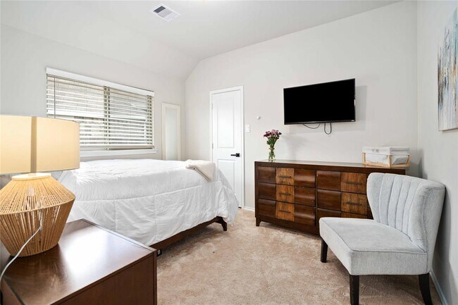 Photo - 5042 Chestnut Orch Dr