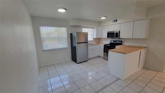 308 Avanda Ct Unit 6