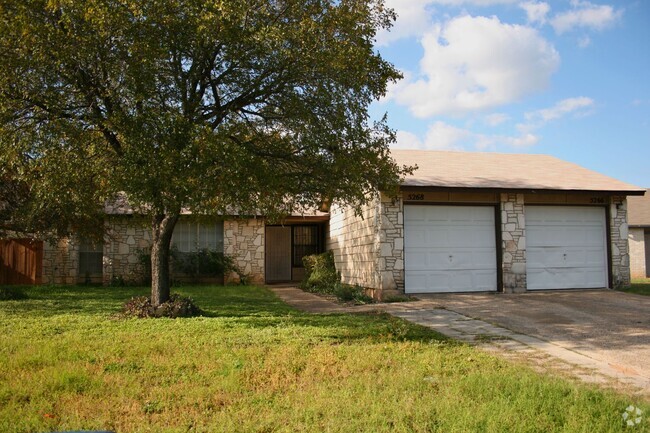 Building Photo - Newly Renovated Duplex - Northwest San Ant... Rental