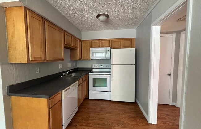 Building Photo - 551 Lowell Ave Unit 551-10