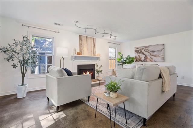 Photo - 5833 Victor St