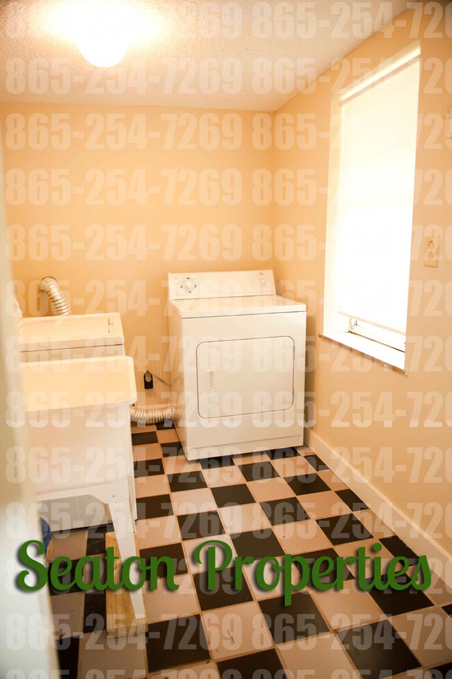 Photo - 2723 Copeland St