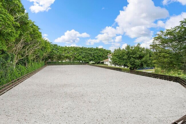 Photo - 14492 Equestrian Way