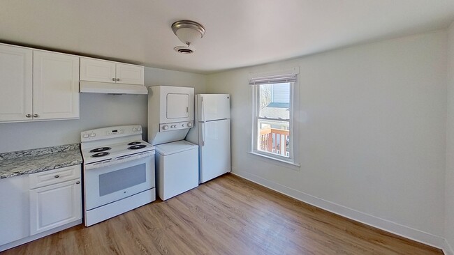 Photo - Spacious 2 Bedroom Duplex