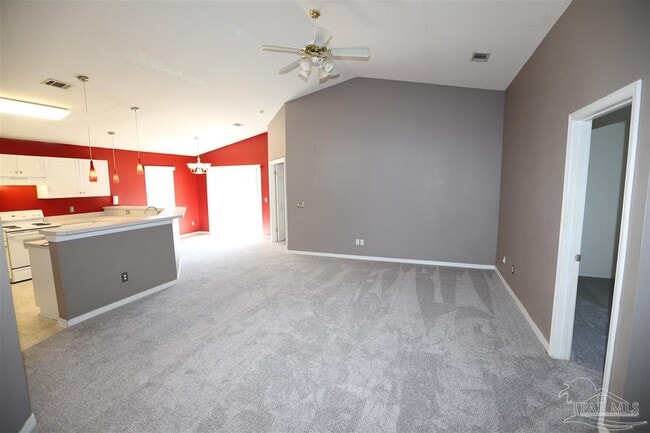 Photo - 319 Mizzen Ln