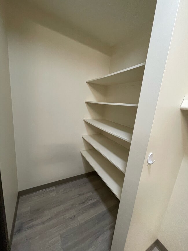 Photo - 13516-102 102 St NW Unit 303