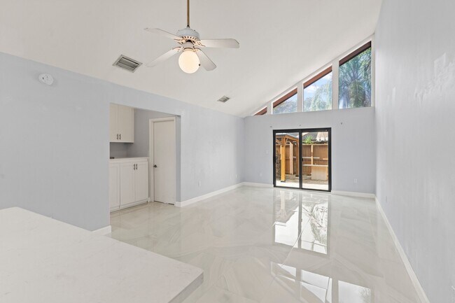 Photo - 9301 SW 130th St