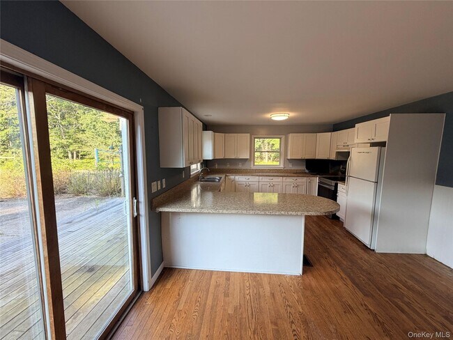Photo - 484 N Magee St