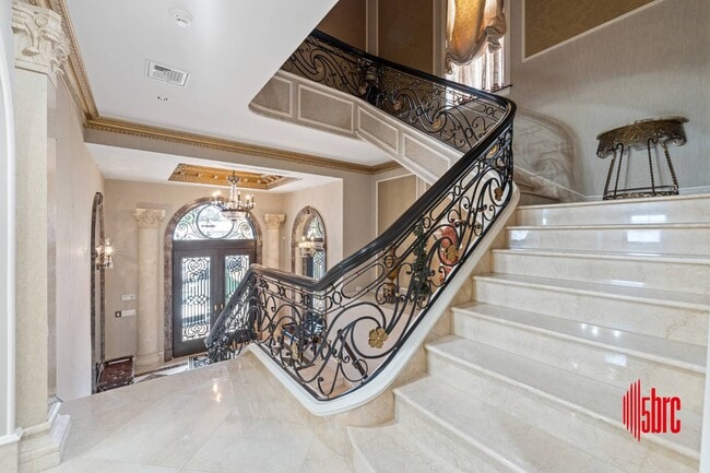 Photo - 2626 National Dr