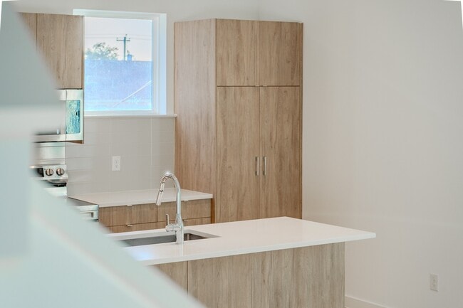 Photo - Stunning Modern Townhomes Newer Constructi... Unit 9