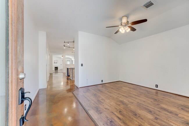 Photo - 11915 Ezekiel Rd