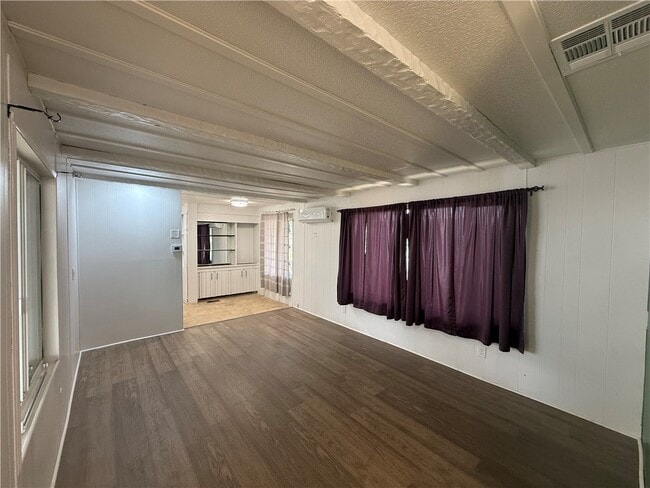 Photo - 2915 Thompson Ave