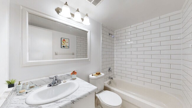 Photo - York Mills Apartments - 1200 York Mills