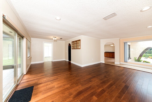 Photo - 3222 Nottingham Ln