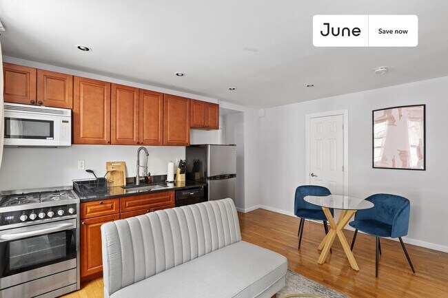 Photo - 226 E 7th St